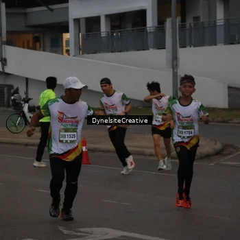 Runner Photo 7824642