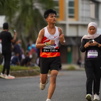 Runner Photo 7824873