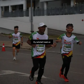 Runner Photo 7824912