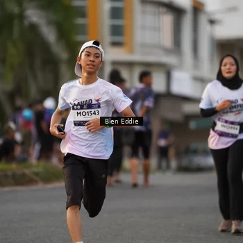 Runner Photo 7824920