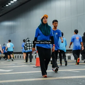 Runner Photo 7825048