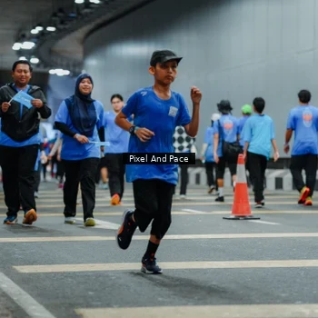 Runner Photo 7825058