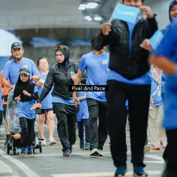 Runner Photo 7825068