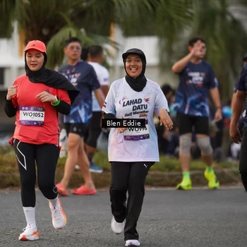 Runner Photo 7825076