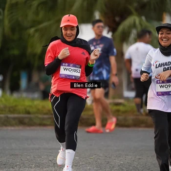 Runner Photo 7825089