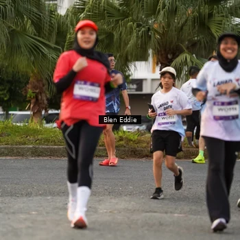 Runner Photo 7825115