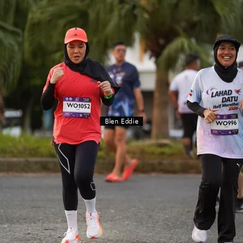 Runner Photo 7825120