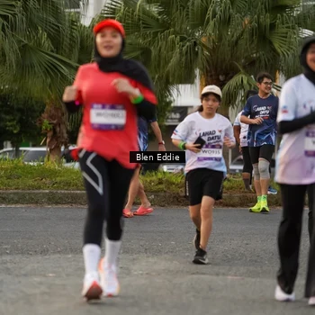 Runner Photo 7825125