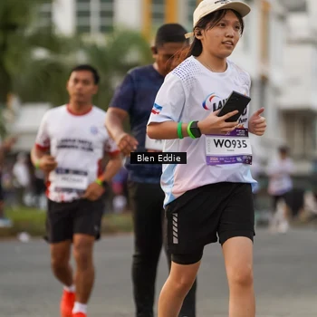 Runner Photo 7825145
