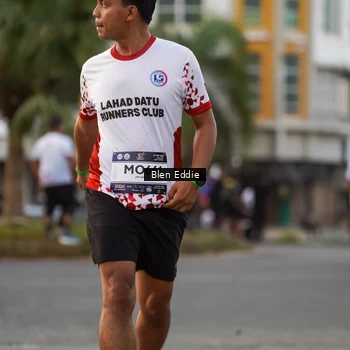 Runner Photo 7825171