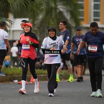 Runner Photo 7825187
