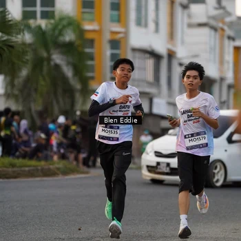 Runner Photo 7825198