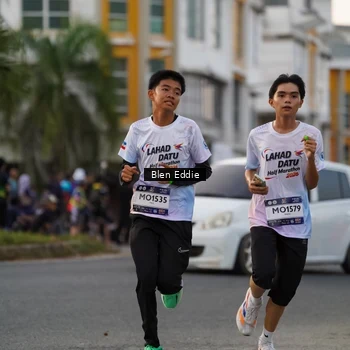Runner Photo 7825219