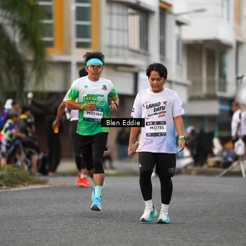 Runner Photo 7825244