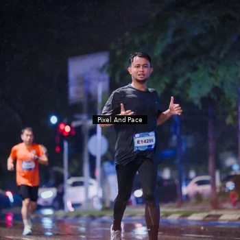 Runner Photo 7825249