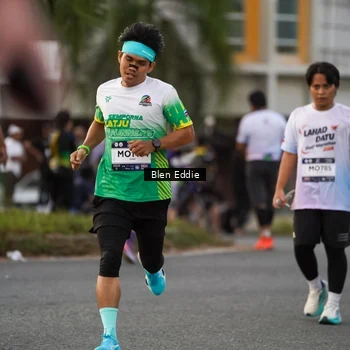Runner Photo 7825254