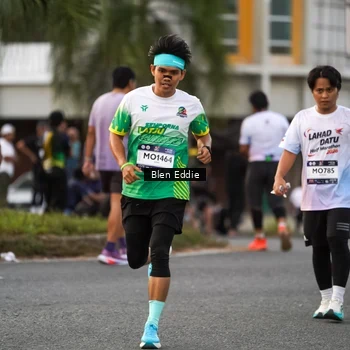 Runner Photo 7825265