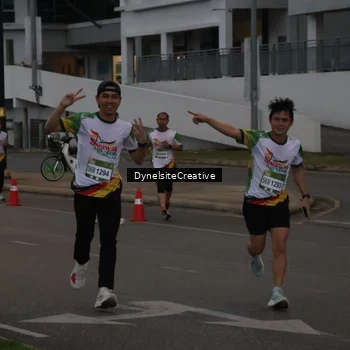 Runner Photo 7825274