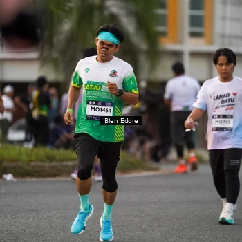 Runner Photo 7825287