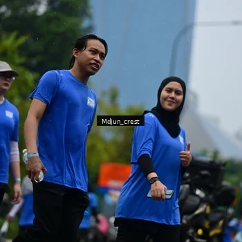 Runner Photo 7825299