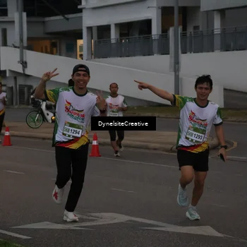 Runner Photo 7825346