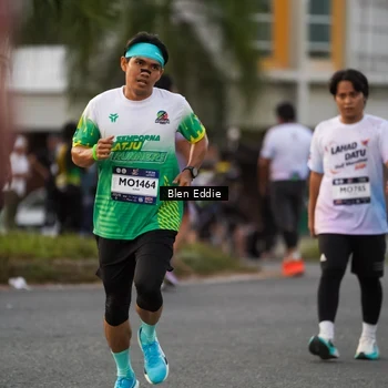 Runner Photo 7825354