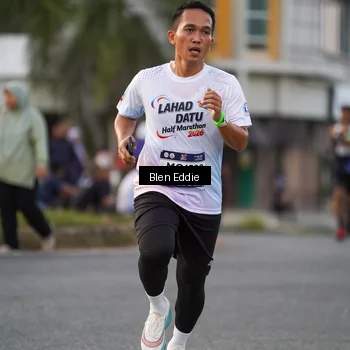 Runner Photo 7825497