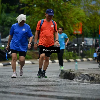 Runner Photo 7825662