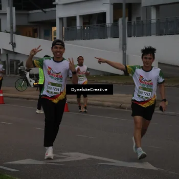 Runner Photo 7825675