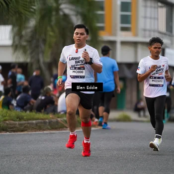 Runner Photo 7825681