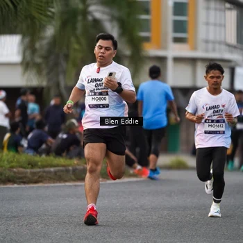 Runner Photo 7825691