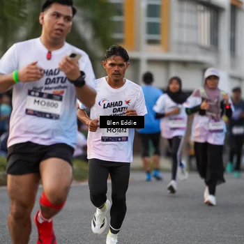 Runner Photo 7825701