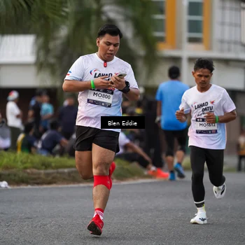 Runner Photo 7825705