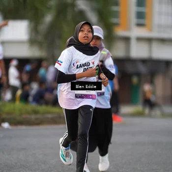 Runner Photo 7825740