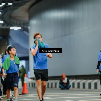 Runner Photo 7825753