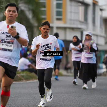 Runner Photo 7825756