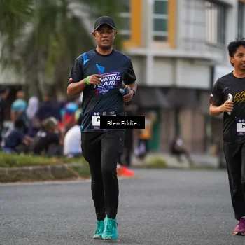 Runner Photo 7825765