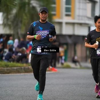 Runner Photo 7825794