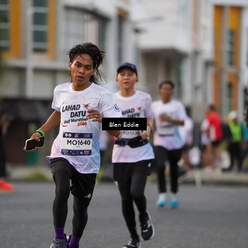 Runner Photo 7825835