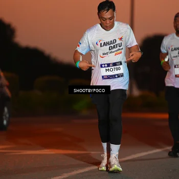 Runner Photo 7825859