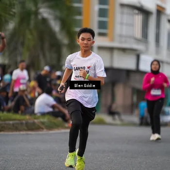 Runner Photo 7825875