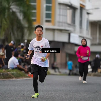 Runner Photo 7825895