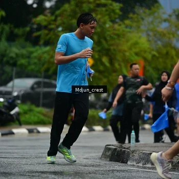 Runner Photo 7825930