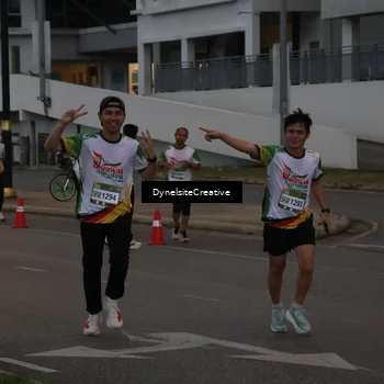 Runner Photo 7826025