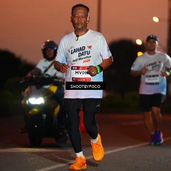 Runner Photo 7826033