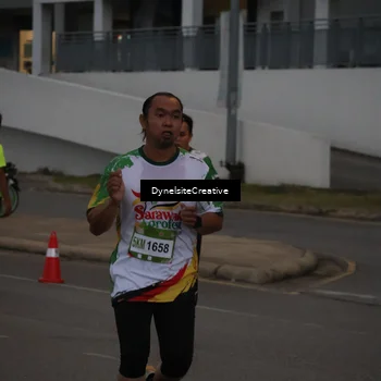 Runner Photo 7826063