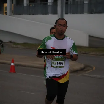 Runner Photo 7826106