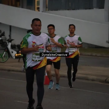 Runner Photo 7826460