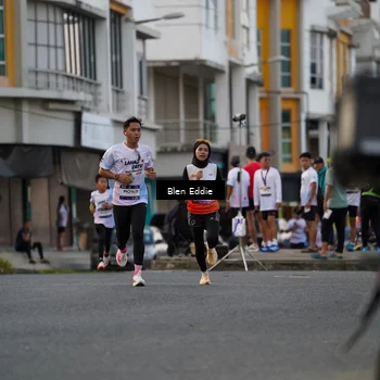 Runner Photo 7826468