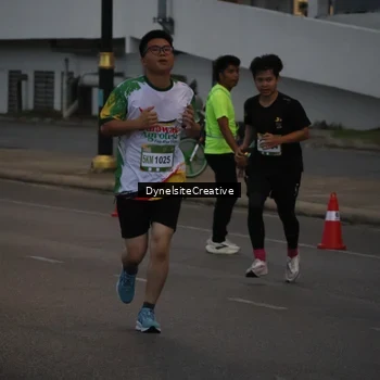 Runner Photo 7826569
